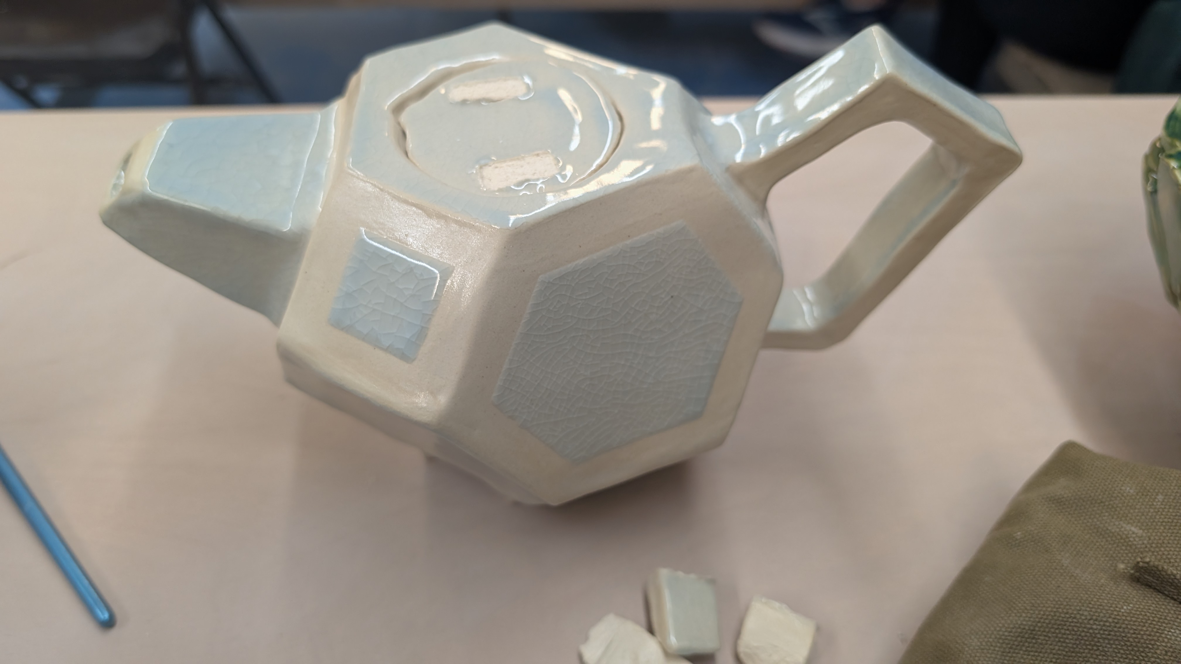 Teapot built from hexagon and square facets using a template-based slab workflow